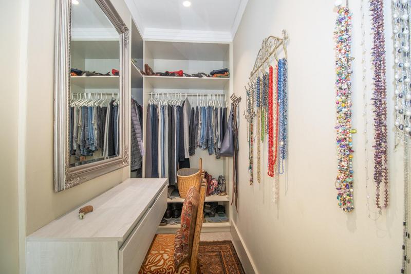 4 Bedroom Property for Sale in Constantia Western Cape